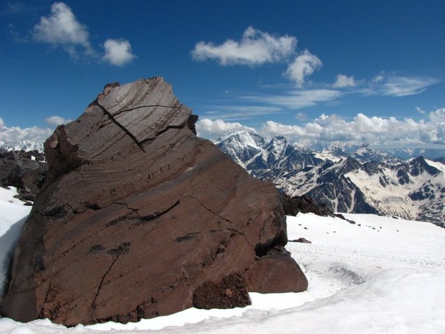 Вулканические скалы Эльбруса